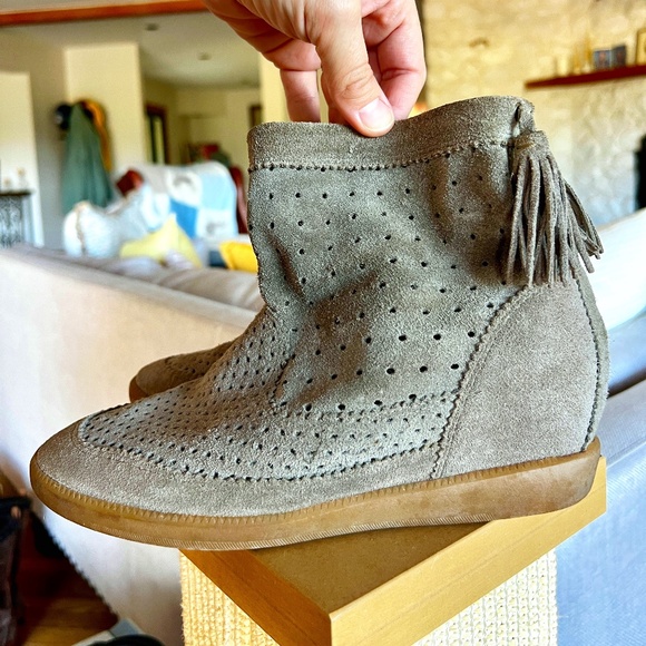 Isabel Marant Grey Cut Out Suede Tassel Embellished "Beslay" Wedge Ankle Boots - Picture 4 of 9